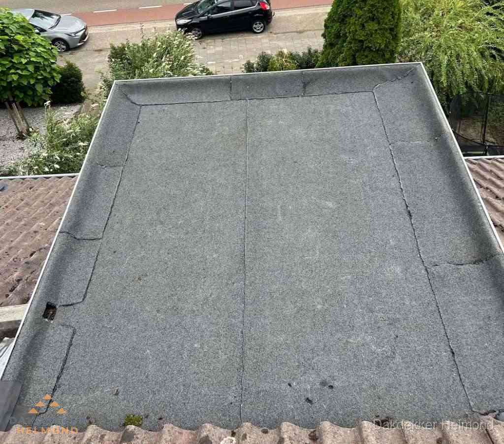 Dakbedekking schuur met bitumen in Helmond